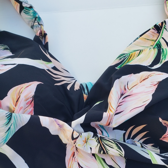 JANTZEN draped Surplice swimsuit - Picture 5 of 14